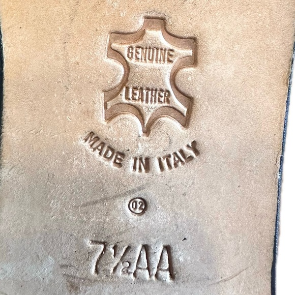 Chloe Black Heels Elegant and Timeless Design - Picture 6 of 6